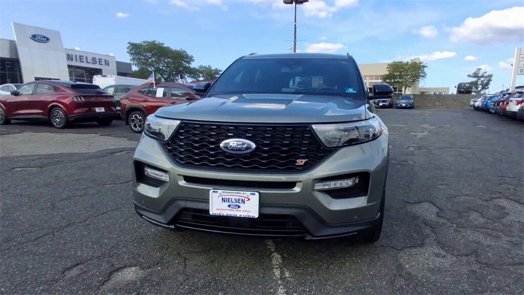2020 Ford Explorer ST photo 3