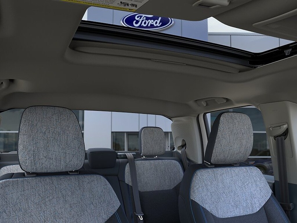 2026 Ford Maverick XLT - Photo 12