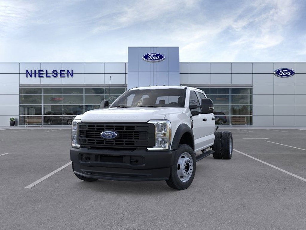 2025 Ford F-550 XL photo 2
