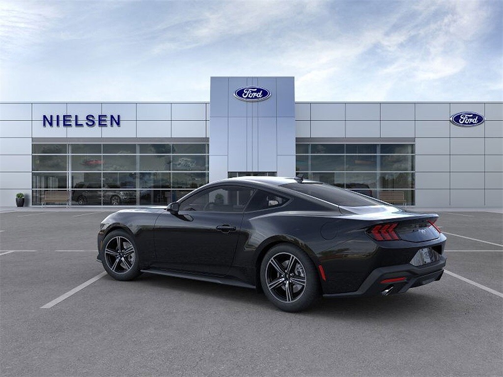 2025 Ford Mustang EcoBoost photo 4