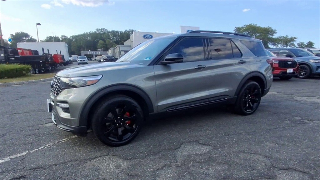 2020 Ford Explorer ST photo 4