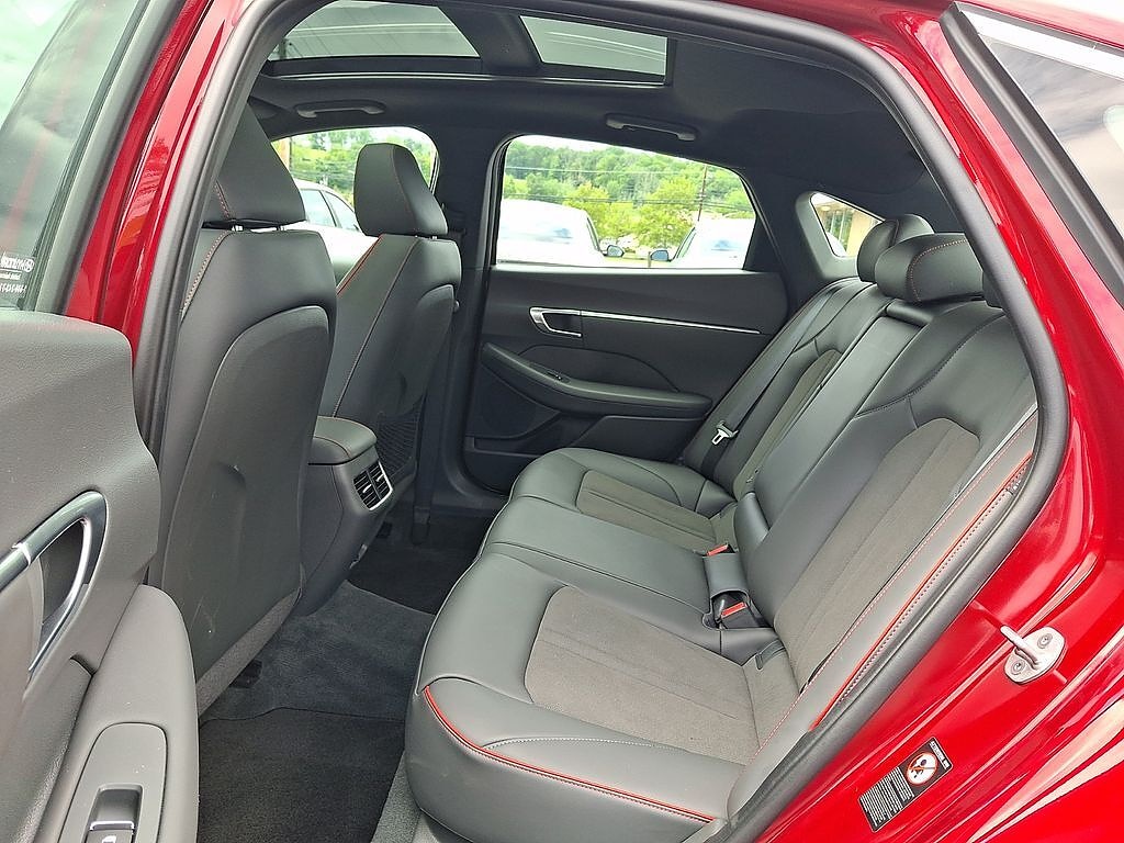 2023 Hyundai Sonata SEL Plus - Photo 11