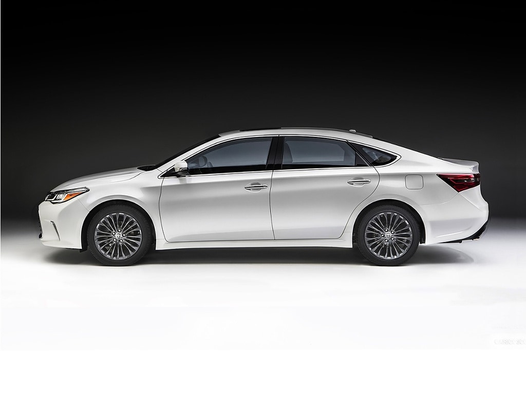 2016 Toyota Avalon XLE's photo
