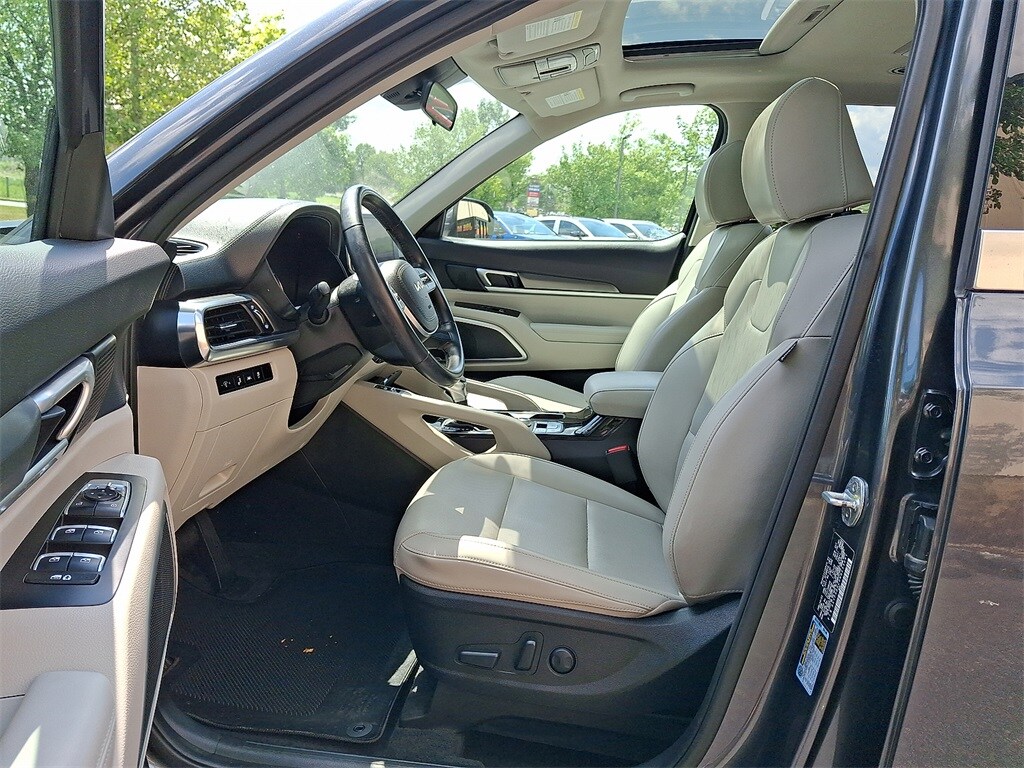 2022 Kia Telluride S photo 2