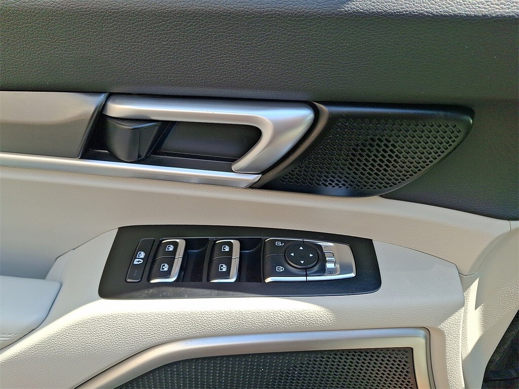2022 Kia Telluride S photo 3