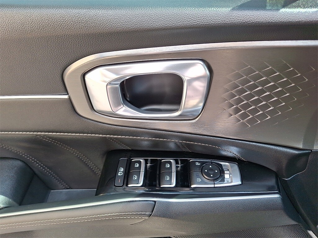 2022 Kia Sorento SX photo 2