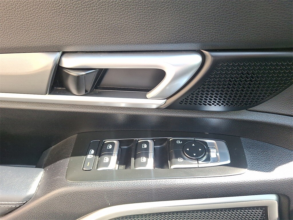 2022 Kia Telluride S photo 2