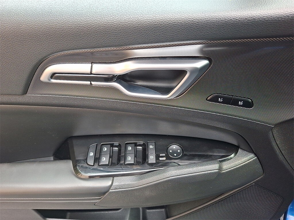 2023 Kia Sportage SX photo 2