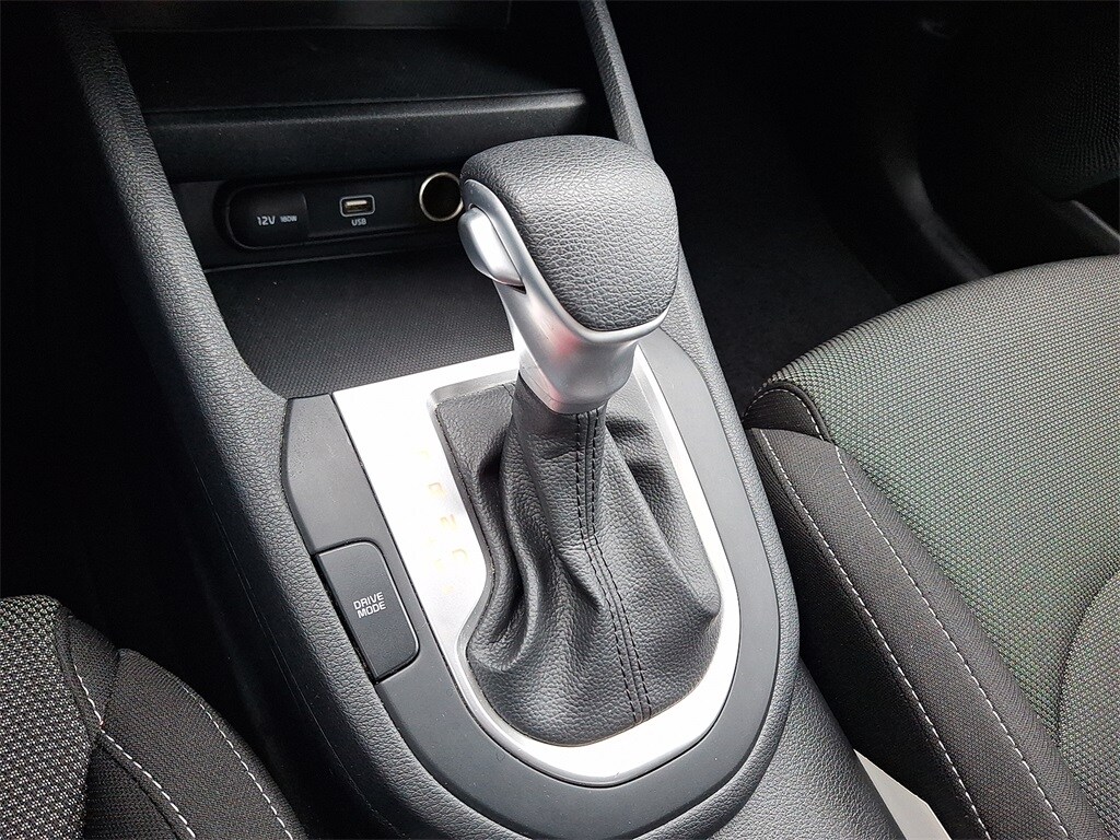 2023 Kia Forte LXS photo 4