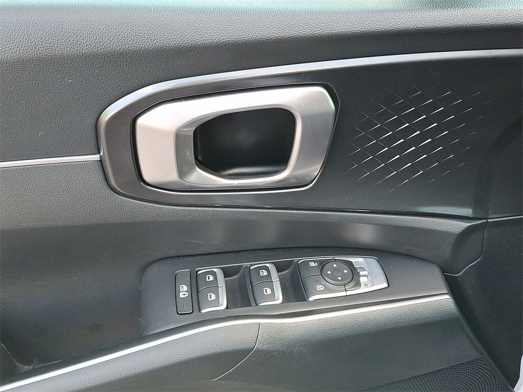 2021 Kia Sorento S photo 2