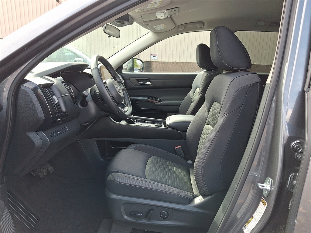 Used 2022 Nissan Pathfinder SV SUV