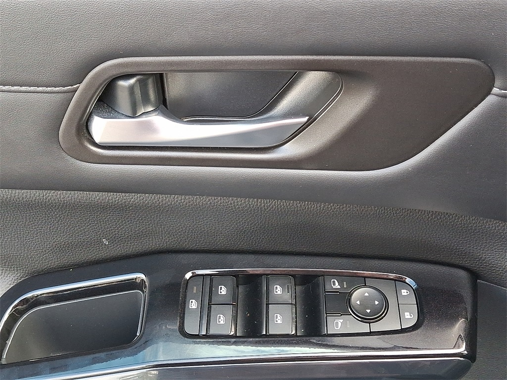 Used 2022 Nissan Pathfinder SV SUV