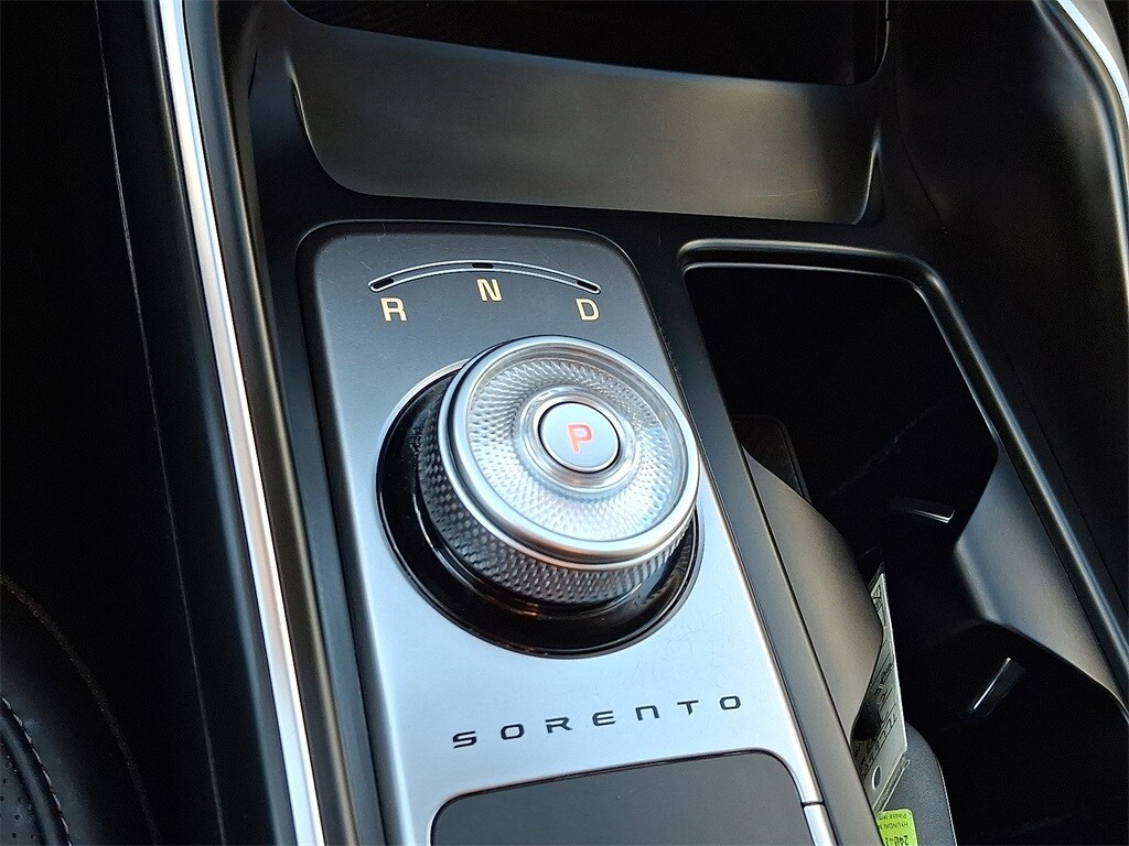 2025 Kia Sorento Plug-In Hybrid EX photo 4
