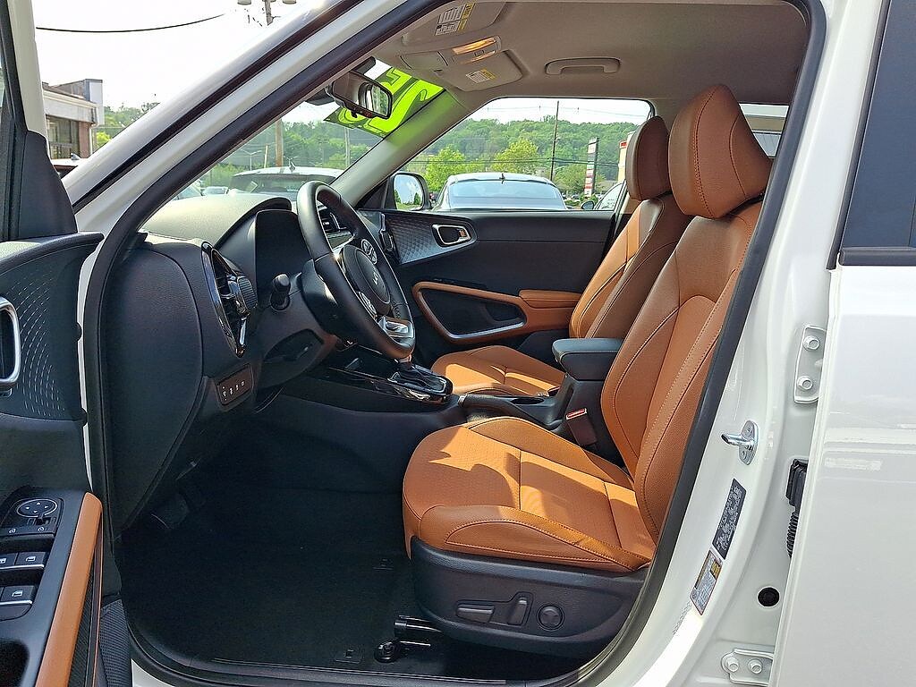 Certified 2025 Kia Soul EX Hatchback