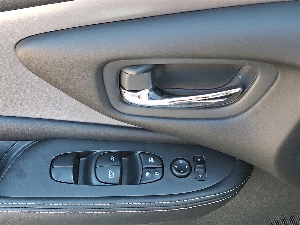 2024 Nissan Murano SV photo 2