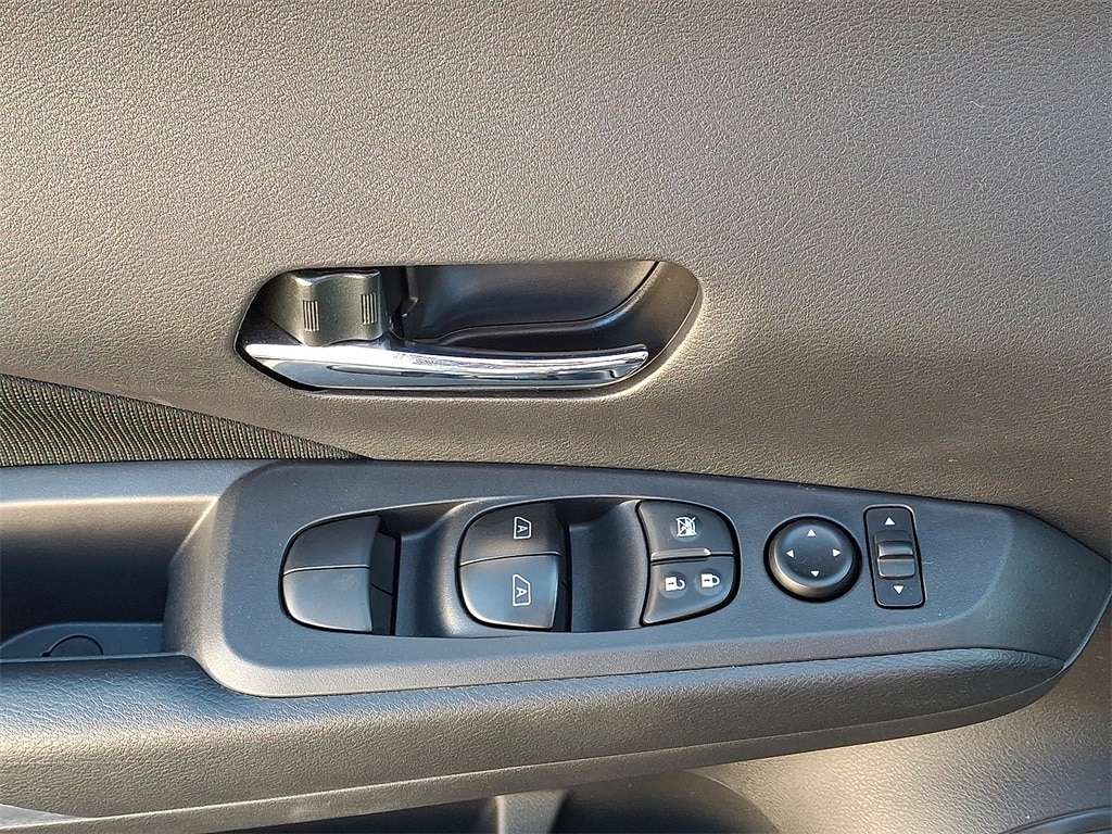 Used 2024 Nissan Kicks SV with VIN 3N1CP5CV5RL548916 for sale in Newton, NJ