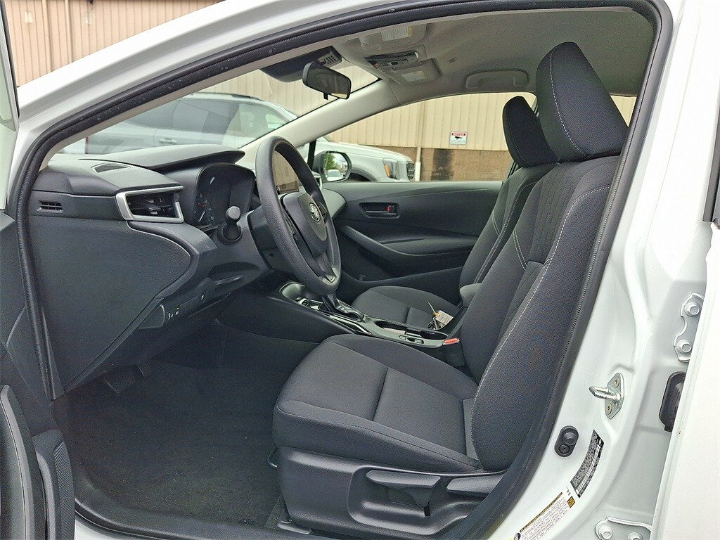 2024 Toyota Corolla Hybrid LE photo 3