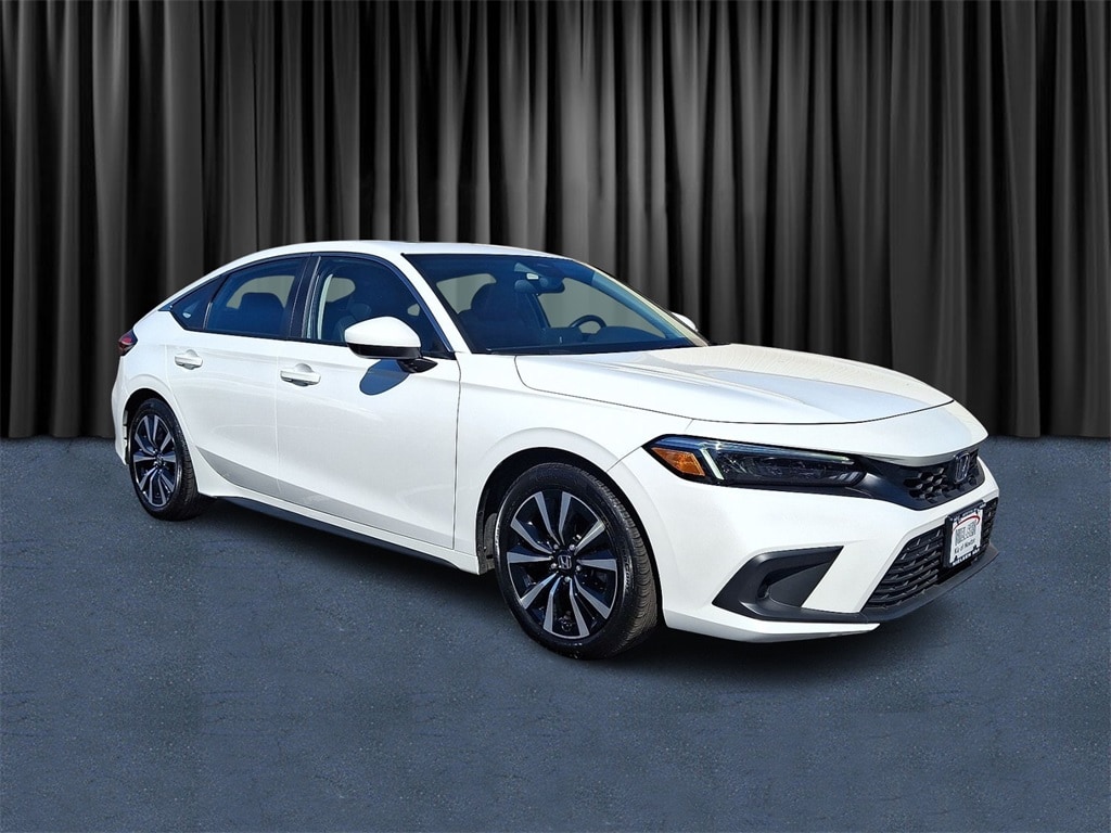 2023 Honda Civic Hatchback EX-L's photo