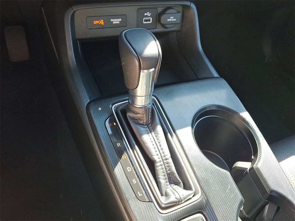 2023 Honda Civic EX-L Hatchback photo 4