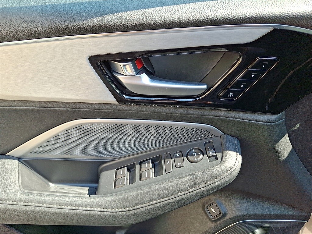 2025 Acura MDX Base SH-AWD photo 2