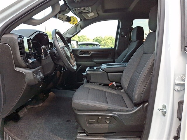 2022 Chevrolet Silverado 1500 RST photo 3