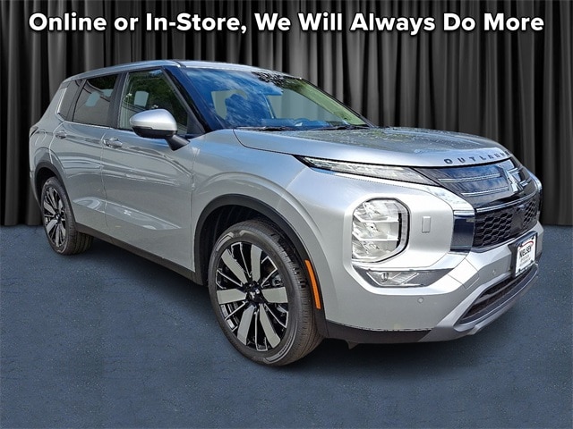 2025 Mitsubishi Outlander SE's photo