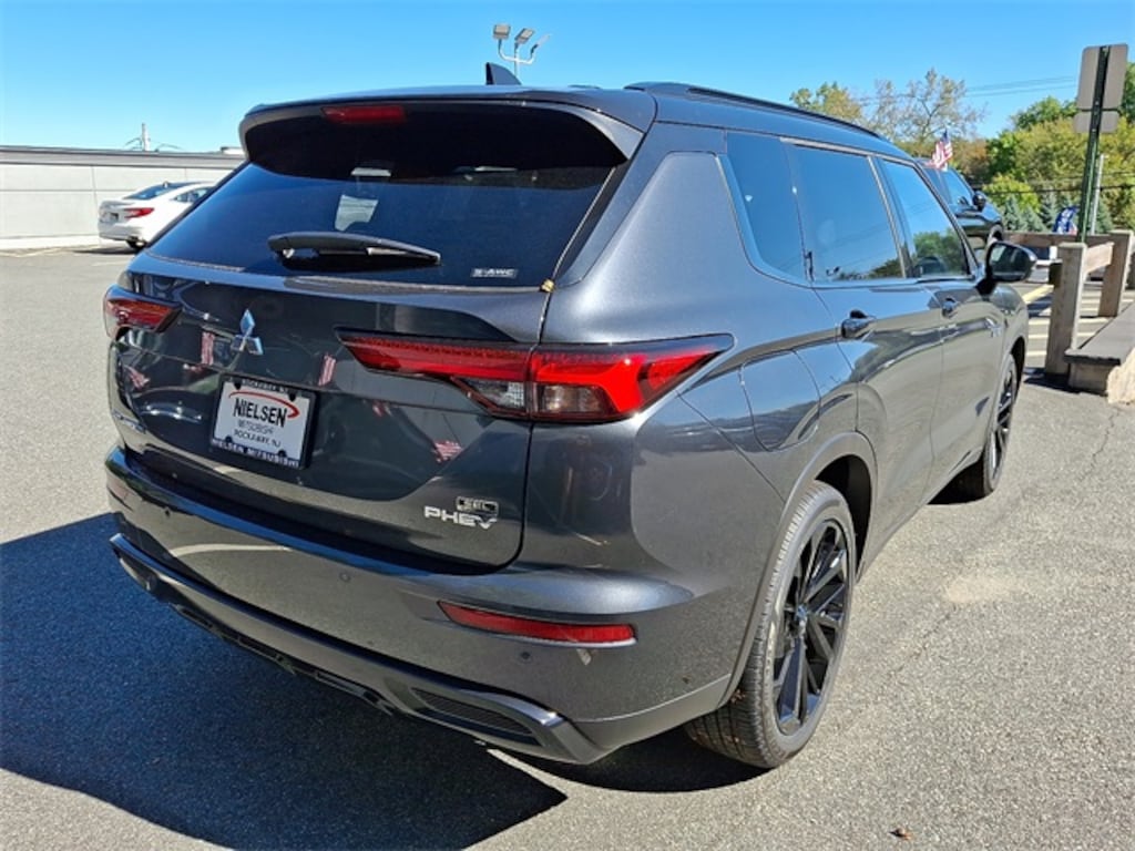 New 2025 Mitsubishi Outlander PHEV SEL Black Edition SUV