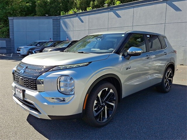 2025 Mitsubishi Outlander PHEV SE photo 2