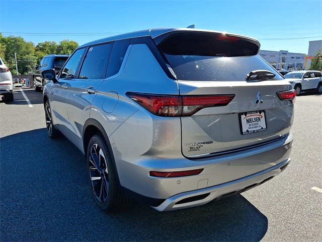 2025 Mitsubishi Outlander PHEV SE photo 3