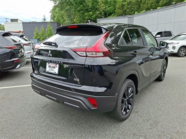 2025 Mitsubishi Eclipse Cross LE photo 4