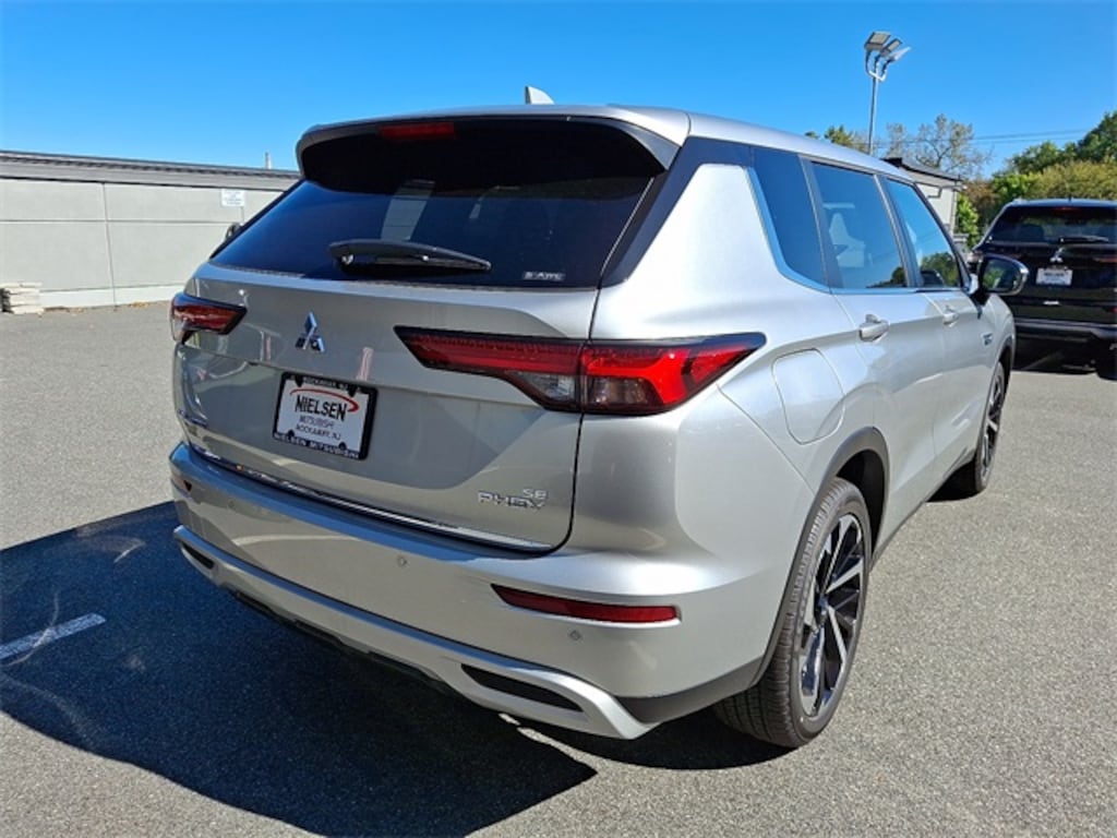 New 2025 Mitsubishi Outlander PHEV SE SUV