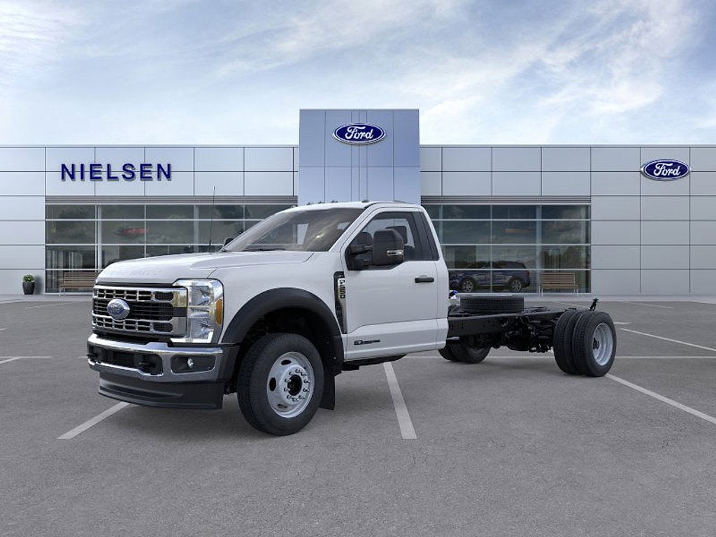2025 Ford F-550 XLT 4x4 Regular Cab 193-In DRW's photo