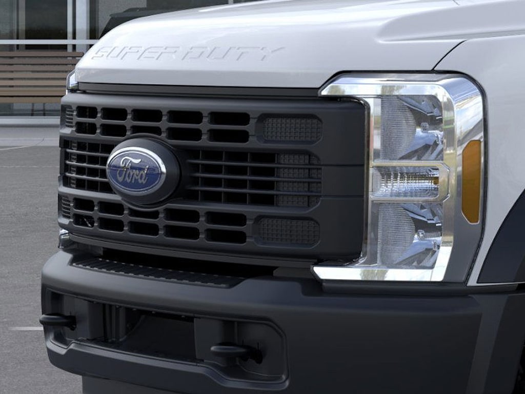2025 Ford F-550 Super Duty Chassis Cab XL - Photo 17