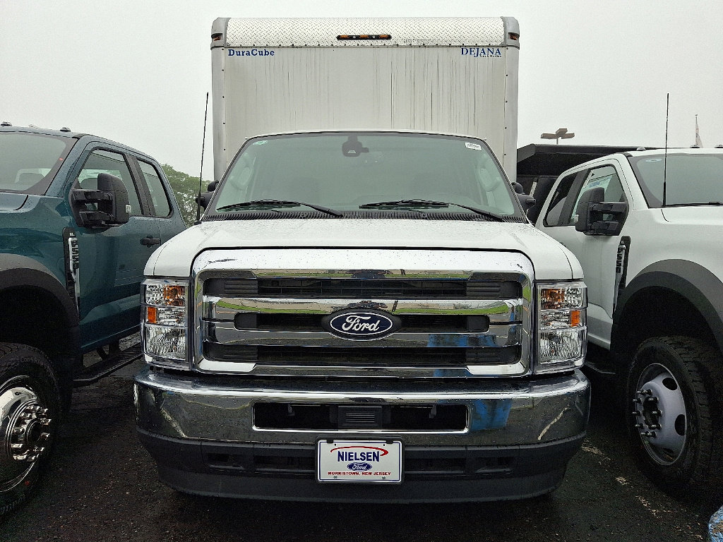 2026 Ford E-Series Cutaway Base - Photo 2