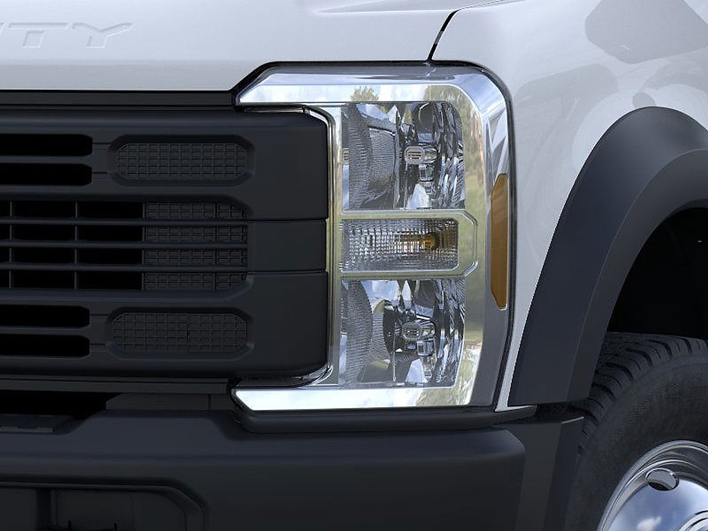 2025 Ford F-550 Super Duty Chassis Cab XL - Photo 18