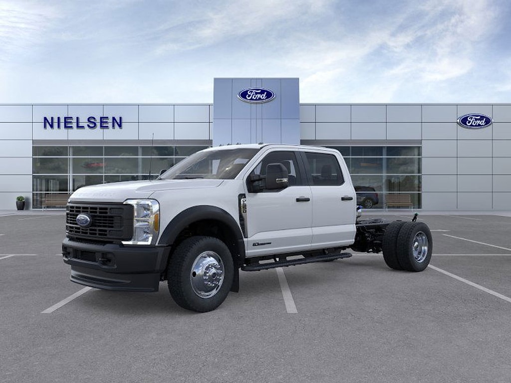 2025 Ford F-550 Super Duty Chassis Cab