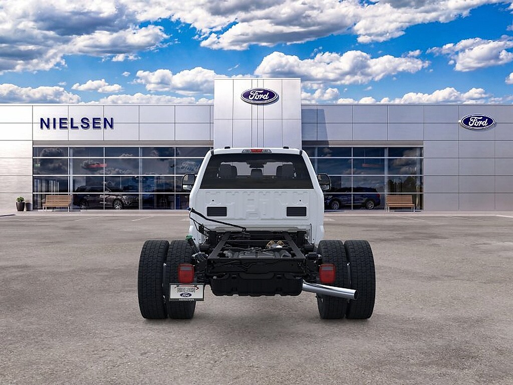 2025 Ford F-550 Super Duty Chassis Cab XL - Photo 5