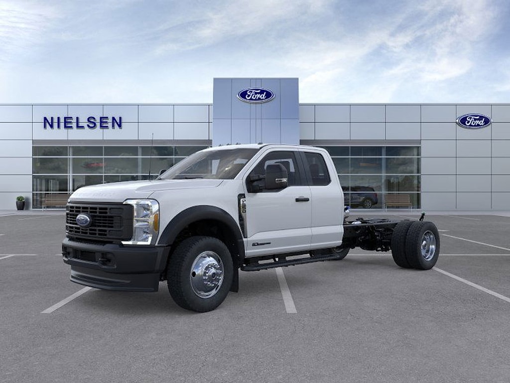2025 Ford F-550 Super Duty Chassis Cab