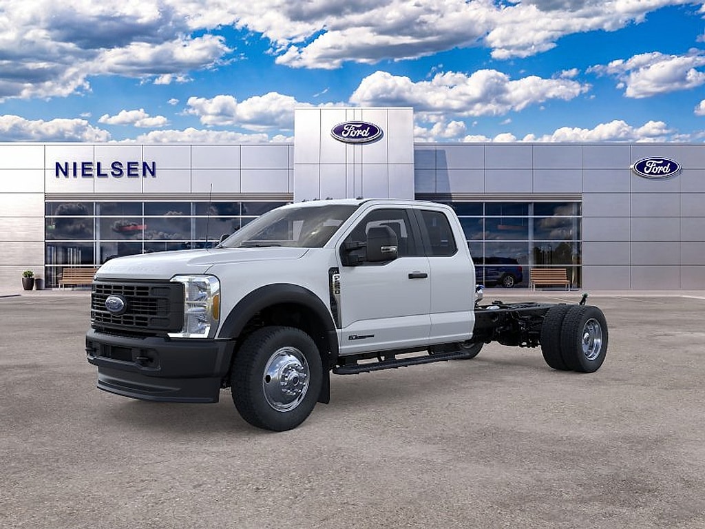 2025 Ford F-550 Super Duty Chassis Cab