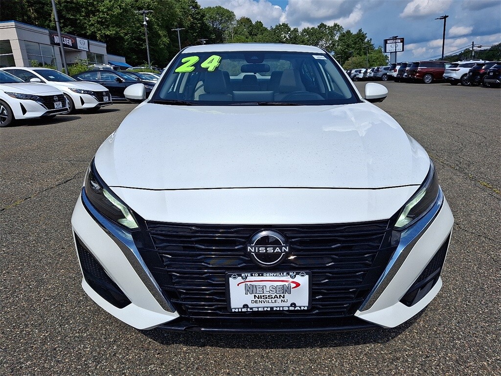 2024 Nissan Altima 2.5 SL photo 2