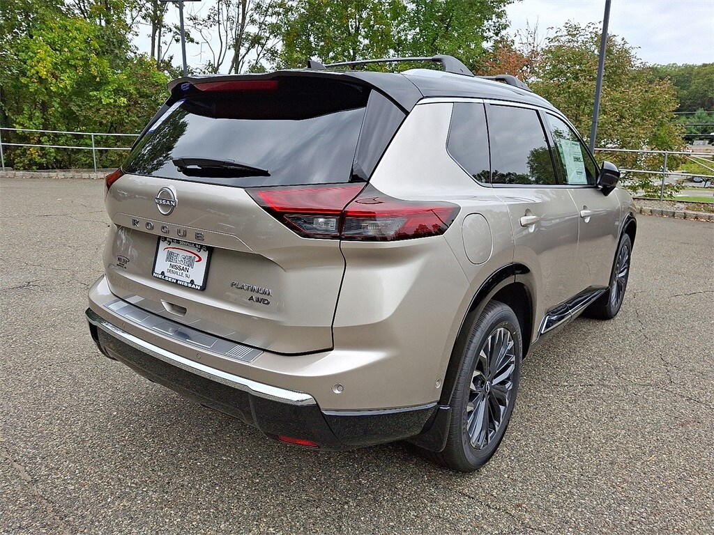 2026 Nissan Rogue Platinum photo 2