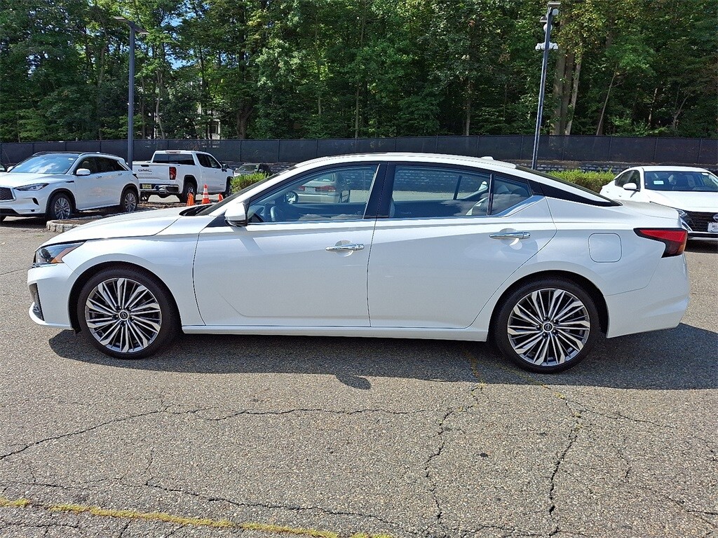 2024 Nissan Altima 2.5 SL photo 4