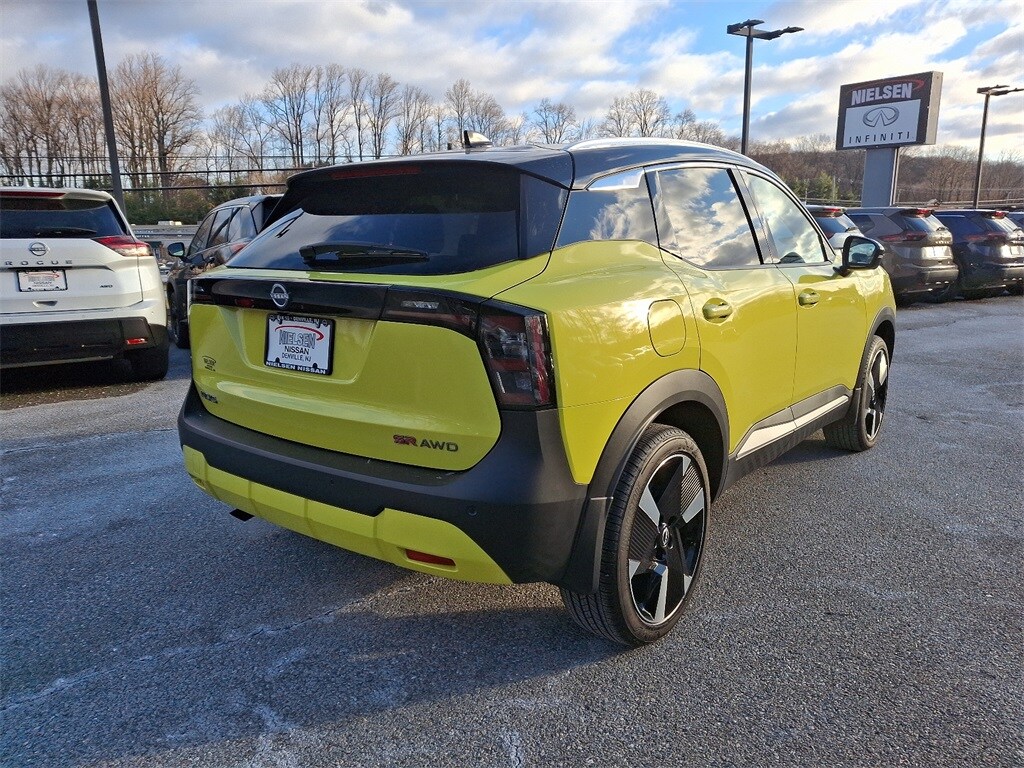 2025 Nissan Kicks SR photo 4