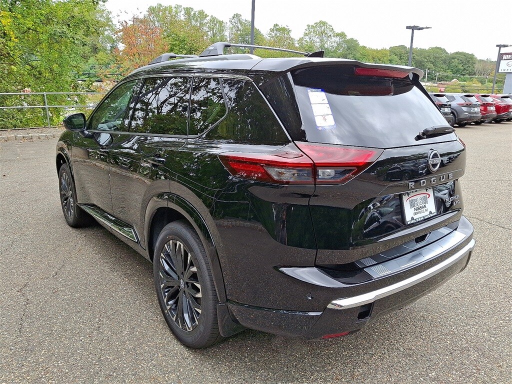 2026 Nissan Rogue Platinum photo 3
