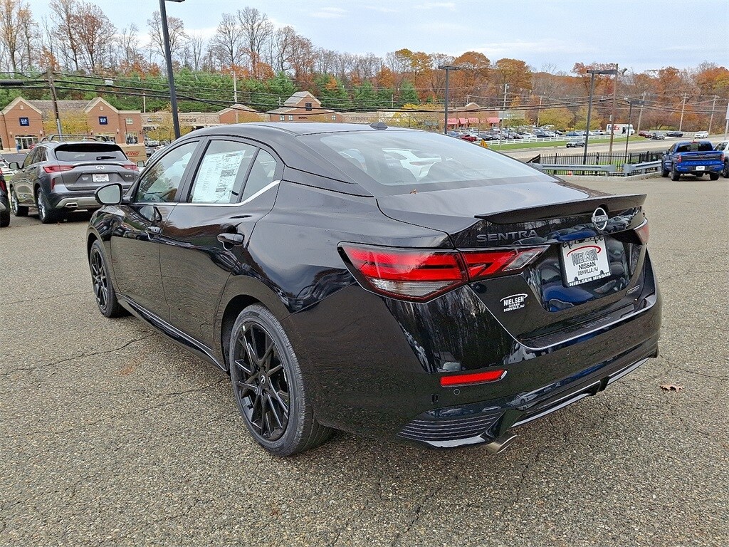 2025 Nissan Sentra SR photo 3