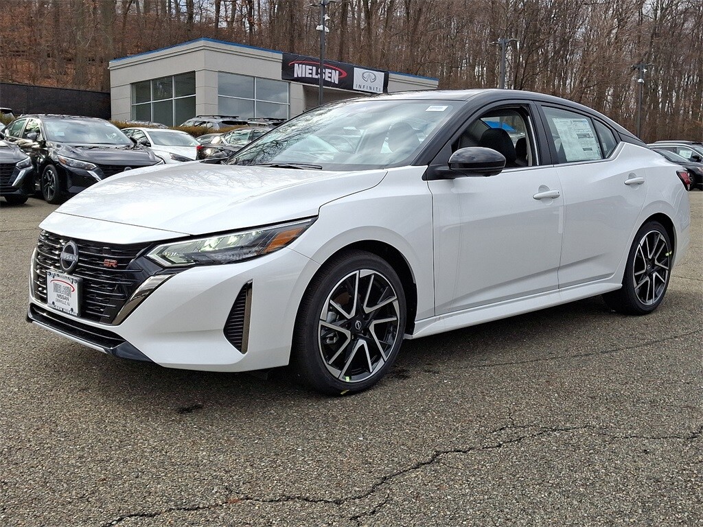 2025 Nissan Sentra SR photo 2