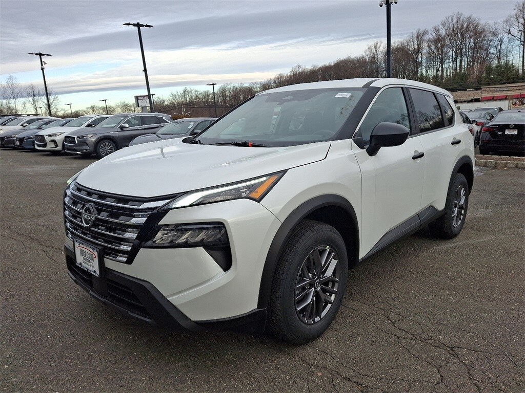 2025 Nissan Rogue S photo 2
