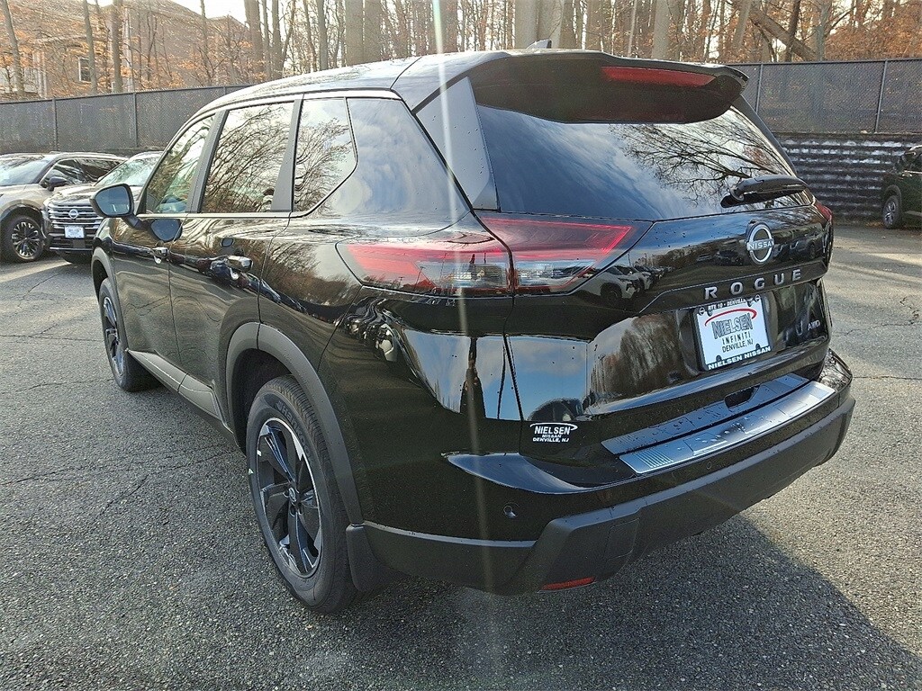 2026 Nissan Rogue SV photo 3