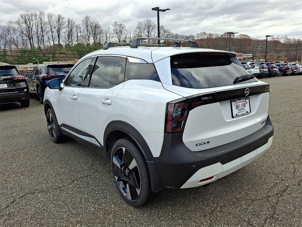 New 2026 Nissan Kicks SR SUV