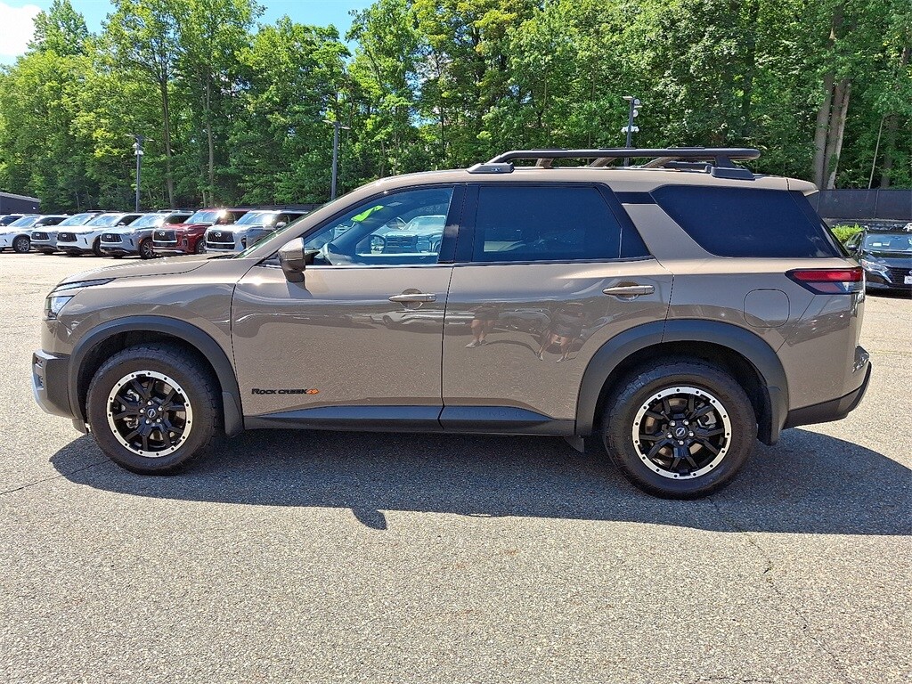 2023 Nissan Pathfinder Rock Creek photo 2